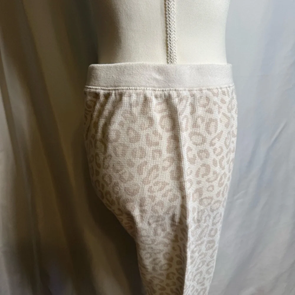 Old Navy Thermal Leggings Snow Leopard Animal Print Pajama Pants L - Picture 7 of 16